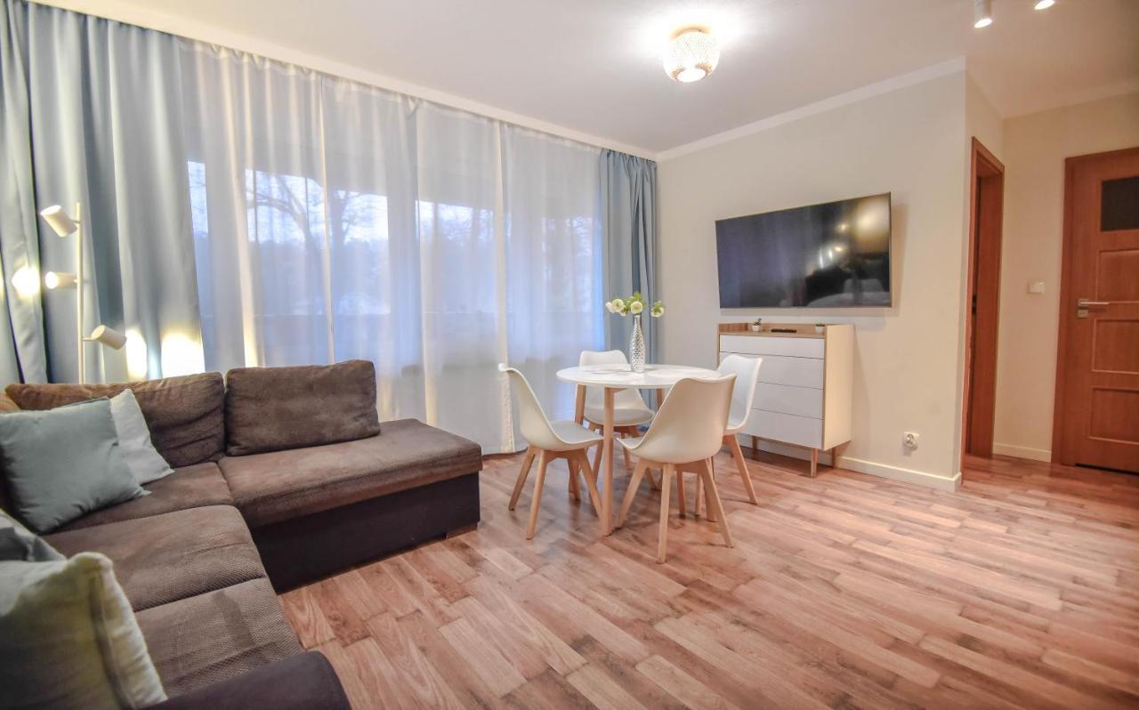 Apartamenty Na Wyspie - Villa Mistral - Apartamenty Z Sypialnia I Parkingiem Świnoujście Exterior foto