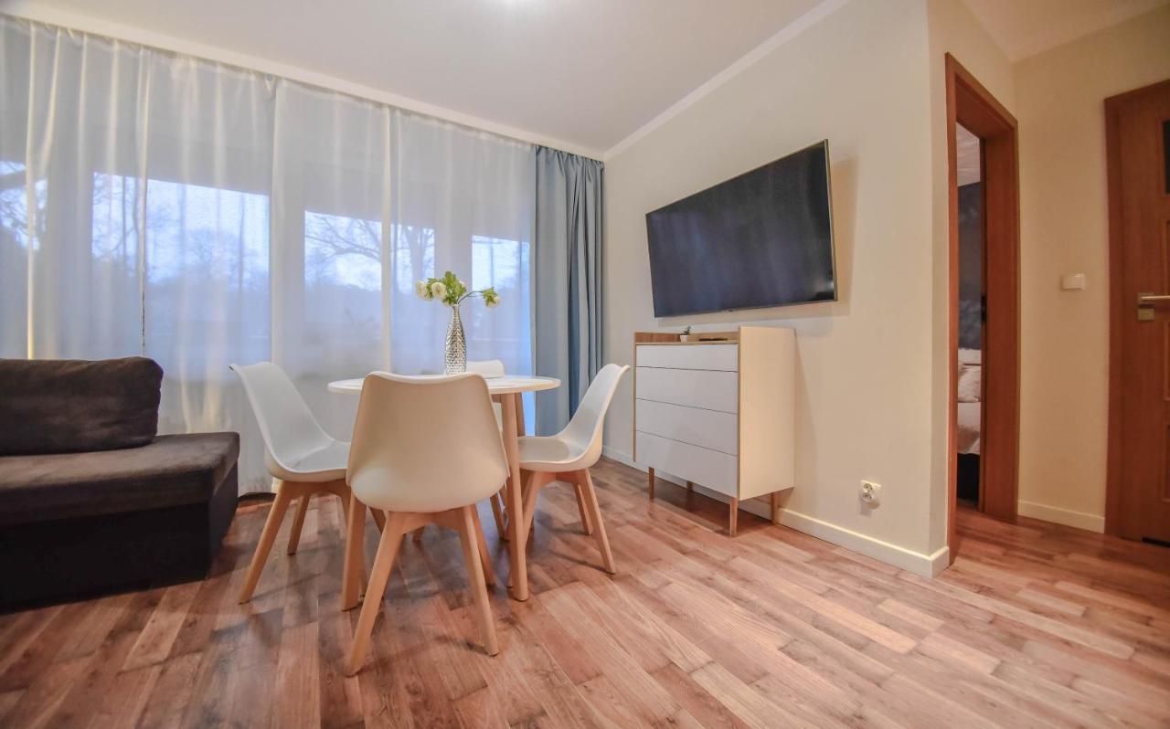 Apartamenty Na Wyspie - Villa Mistral - Apartamenty Z Sypialnia I Parkingiem Świnoujście Exterior foto