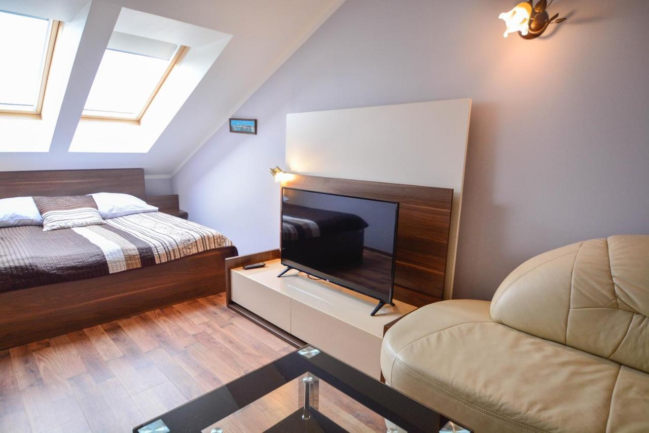 Apartamenty Na Wyspie - Villa Mistral - Apartamenty Z Sypialnia I Parkingiem Świnoujście Exterior foto